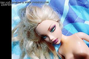 Video shows Italian sex doll Vicky showing off her sensual side