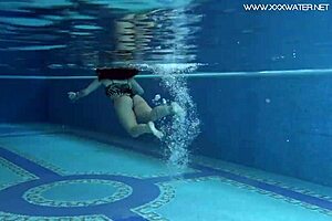 Video ads. Teen Diana rius gets her big ass and tight pussy underwater in HD video