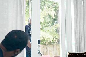 Ebony babe Luna loves a hardcore gangbang with lots of black men