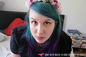 This cuckolding video of bisexual bimbo gets fucked by another woman
