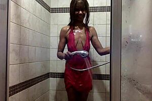 Black ebony MILF loves the sex in the wet and shower secene