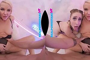Daughters, boobs and big ass babes get a hardcore premature ejaculation in virtual reality threesome