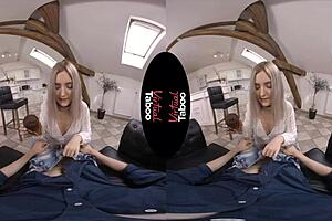 Sexual services with a gorgeous blonde ELF using virtual reality