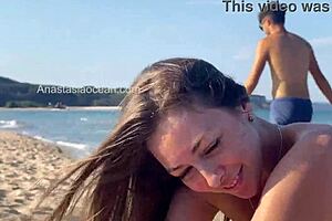 Avple lovely tits and natural beauty of girl out in public