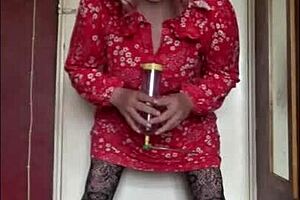 Bisexual cross dresser is willing to taste your piss and compulsively drinks it from your urinary system