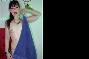 Shannon goes full nude as she pleasures her man on the mouth to show what a blonde babe is capable of