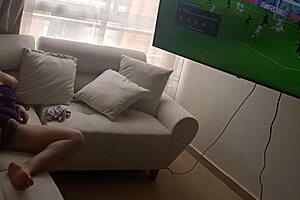 Ful Red is a Colombian Pornhub category whose esposa puta receives a full blown creampied in the fullonxred video
