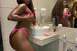 Watch amateur porn video with shaved pussy gets licked and fucked