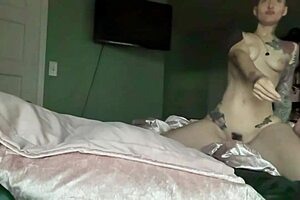 Fifty two year old woman twerks with real hair and stretch marks in High Definition