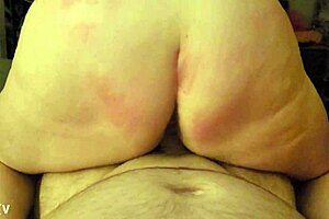 A BBW wife fucked her in an insane cowgirl position