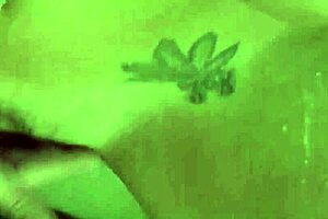 Cum inside colombian girlfriend rubs herself in the shower