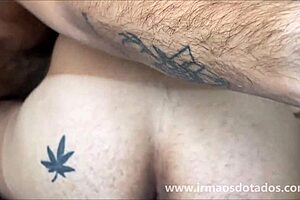 Amateur gay takes his friend’s ball in his mouth