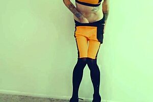 Ladyboy shaking her hips in pantyhose gets blowjob in fresh hi-def movie