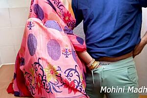 Handjob and pussy licking in a group sex: Amateur Indian couple
