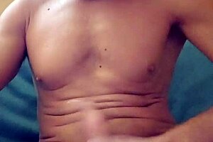An amateur Spanish dude cums a lot