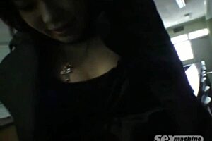Asian babe receives cock sucking lesson in the great outside