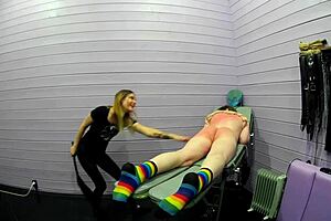 A amateur couple satisfied their kinks with whipping and flogging session