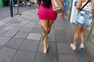 Screaming, watching with open mouth – voyeuristic video of Brazilian beauty Eliza Sanches and her friends