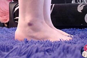 BBW’s obesity and passion for feet along with foot treatment