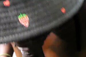 Sexy big black cock gets a good blowjob in the homemade scene