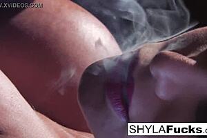 Sexy masturbation with a smoking babe