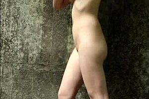 Oh rude! Solo woman strips off to go nude for photos