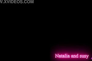 In this webcam video, Susy’s lovely lips clearly give a homemade blowjob