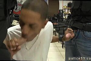 New调: Amateur gay boys have fun with interracial sex and BDSM in a home video
