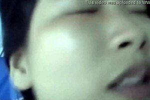 Teen sex: Young woman gives oral sex and has couples sex from behind in teen movieotřeb