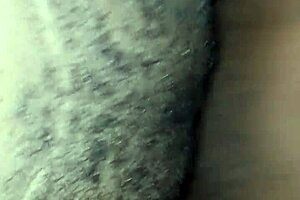 See what a beautiful African girl has in her intimate area, she has shown her creamy crackers area