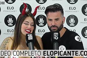 Sara enjoys an erotic banana scene, all the while listening to an exciting podcast by Elo Picante