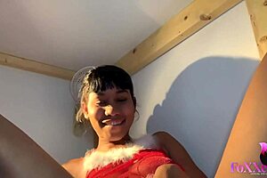 In Jenna Foxx's shaved pussy she pleasures herself with a large dildo