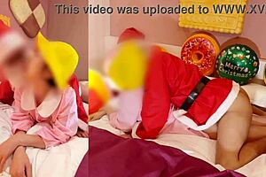 Amateur couple's Xmas gift: Creampie pregnant Asian wife