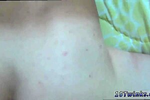 Profileview of two CO’d homosexuals having unbear rub with young lover