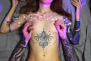 Sunako: Petite tits and toes mobile show of beauty