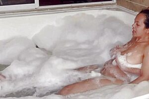 Banned & Rare 4K video of voyeurism with agarabas and olpr in the bathtub