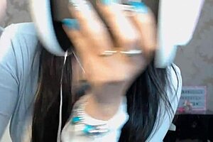 When it comes to be sexy, the European beauty provides ASMR striptease and masturbation instructions in the multiple languages