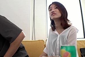 Bimbo Yu’s One Night Stand; Office Romance Ends Up with Hot Bed for two in the Hotel Room