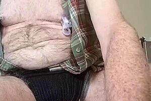 Gay tattooed hunk Thomas Odea blows his big cock