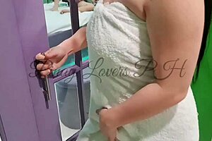 Beautiful Filipino girl gets into an erotic threesome with her friends