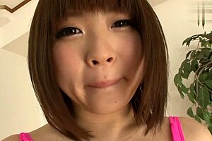 It is rather difficult to wear erotic high heels with swimsuits aren’t you? Umarashi’s shy look