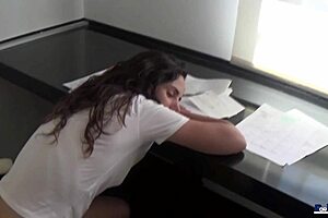 I seduce my friend with a perfect ass at her home and give her a hard fucking