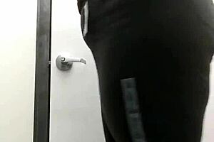 Amateur chubby cam girl in public dressing room scene