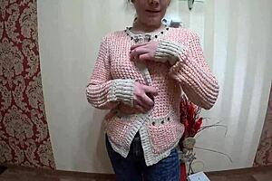 Pretty girlfriend's tight clothing and ass tease me
