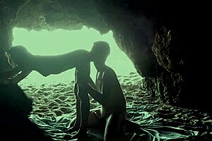 Amateur couple’s kinky beach experience in a secluded cave