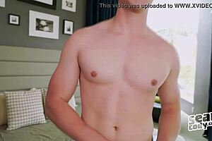Straight to day swap: Muscular hunk gets a blowjob