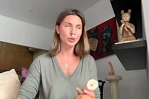 Finger and lick techniques to achieve orgasm