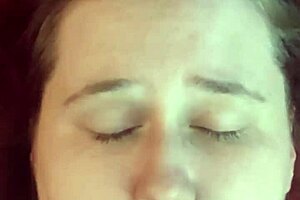 Cum on the face of an amateur woman