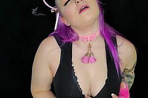 A small woman has a great sex with a big man like a dragon