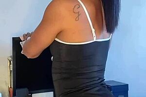 Solo girl's real domestic reality: The slutty maid